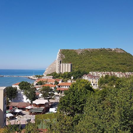 Family Hotel Venera Каварна Экстерьер фото