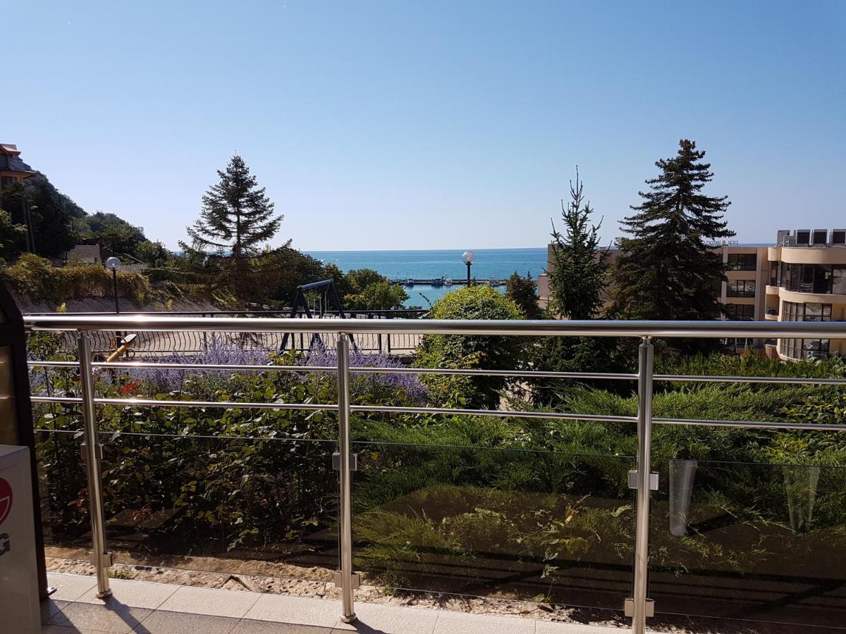Family Hotel Venera Каварна Экстерьер фото