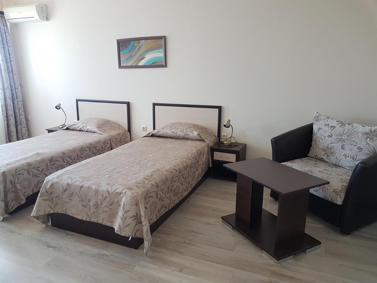 Family Hotel Venera Каварна Экстерьер фото
